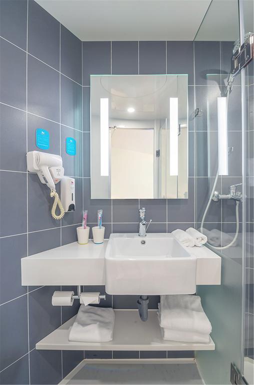 Hanting Hotel Shanghai Hongqiao Hechuan Road Exterior photo